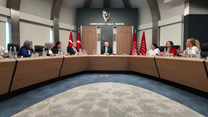 Kılıçdaroğlu'ndan Adalet Nöbeti Tutan Ailelere Meclis Sözü: "Öncülük Edeceğiz"