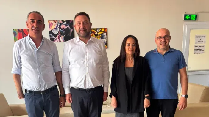Utku Gümrükçü Çiğli AOSB'de Dikiş Makinesinin Başına Geçti! "Sanayici Kaçıyor"