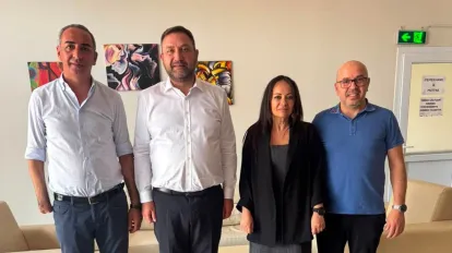 Utku Gümrükçü Çiğli AOSB'de Dikiş Makinesinin Başına Geçti! "Sanayici Kaçıyor"