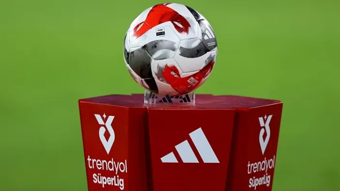 Süper Lig'de Devrim Gibi Yeni Kurallar! Taç, VAR ve Ağız Kapamaya Yeni Düzenleme