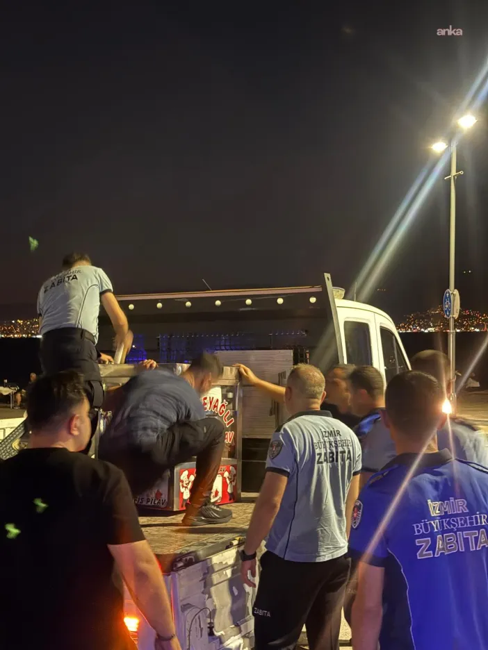 Karantina Parkı'nda Seyyar Satıcı Denetimi! Malzemelere El Konuldu
