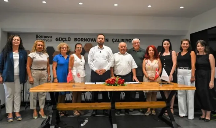 Bornova'da Üçüncü Yaş Üniversitesi Kuruluyor! 60 Yaş Üstüne Eğitim Müjdesi