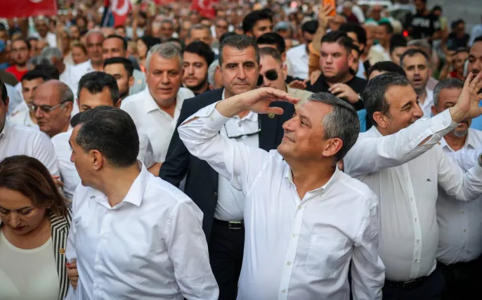 İzmir'den Özgür Özel'e Destek Veren İşte 8 Vekil...