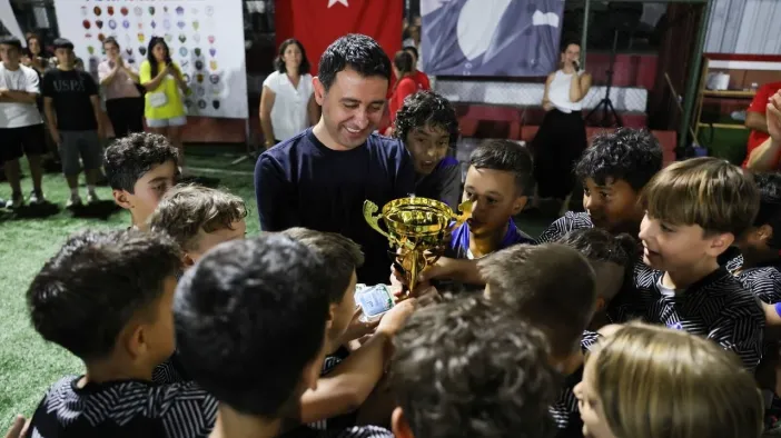 Bayraklı U-12 Cup'ta Şampiyon Belli Oldu! Kupayı Bornovagücü Kaldırdı