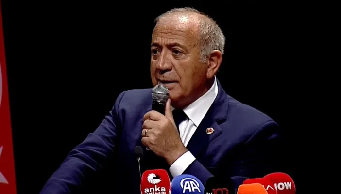 Gürsel Tekin: CHP'de Değişime Değil Namuslu Olmaya İhtiyaç Var!