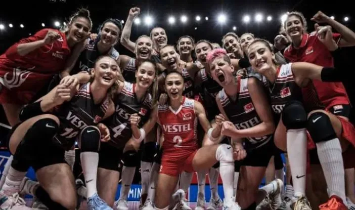 ŞAMPİYON TÜRKİYE! Filenin Sultanları Brezilya'yı 3-1 Yenerek VNL Şampiyonu Oldu