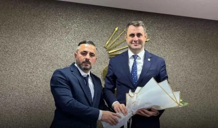 Rüzgara Göre Yön Değiştirmek: Buca Siyasetinde Suat Bulut Örneği