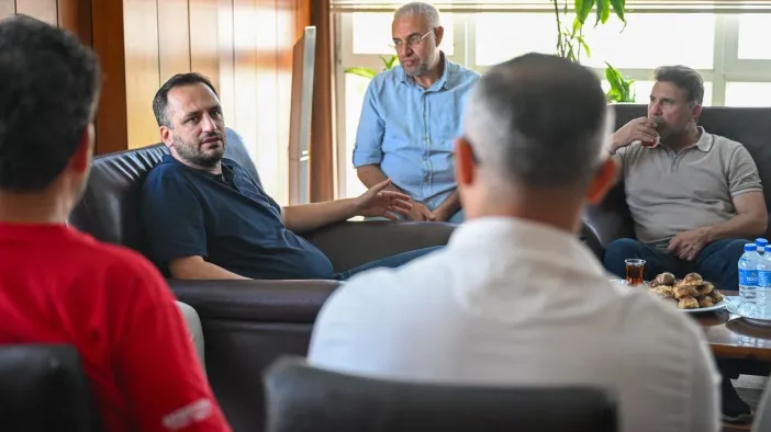 Ömer Eşki'den Bornova 3. Sanayi Sitesi'ne Ziyaret: Esnafa Destek Sözü