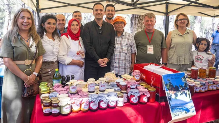 Bornova'da Reçel Festivali Öncesi Hijyen Eğitimi ve Üretim Desteği