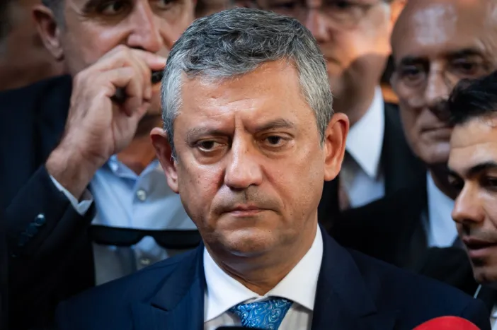Özgür Özel'in Meclis Çoğunluğu Endişesi! İBB El Değiştirebilir mi?