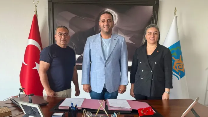 Narlıdere Belediyesi'nde TİS İmzalandı! "Çalışanlarımızı Enflasyona Ezdirmedik"
