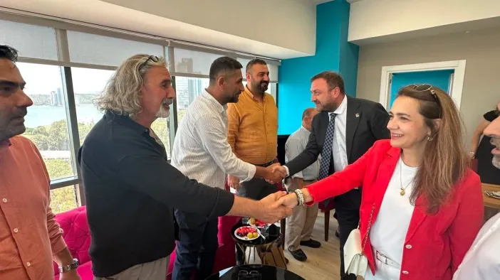 Gamze Akkuş İlgezdi ve Utku Gümrükçü'den İzmir Ziyareti! OTOKENT ve STK Mesaisi
