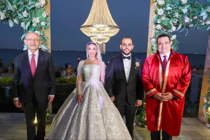 Kılıçdaroğlu Sahneye "Arınmayı Sağlayacak Lider" Diyerek Çağrıldı!