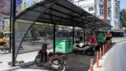 Bornova’da Kuryelere ve Vatandaşlara Gölgelik Kalkanı: Ömer Eşki Sahada İnceledi!