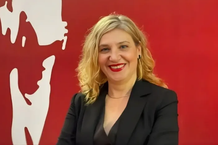 Zahide Kurun'un Parti Değişikliği Gündemde: Yüzünüz bir gram kızarır mı?