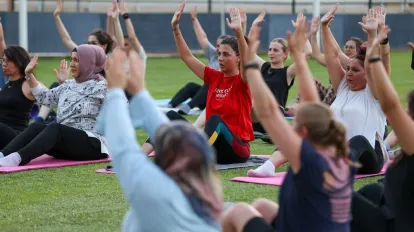 Bucalı Kadınlar Arena Stadı'nda Buluştu: Ücretsiz Pilates ve Zumba Dersleri Başladı!