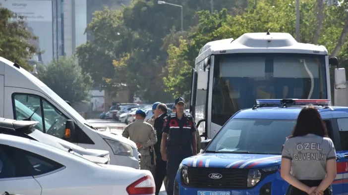 Menderes Belediyesi Operasyonu: Başkan İlkay Çiçek ve 15 Şüpheli Adliyede!