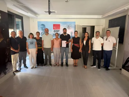 CHP Karabağlar'da Üye Katılım Hareketi: Her Gün 15-20 Yeni Kayıt