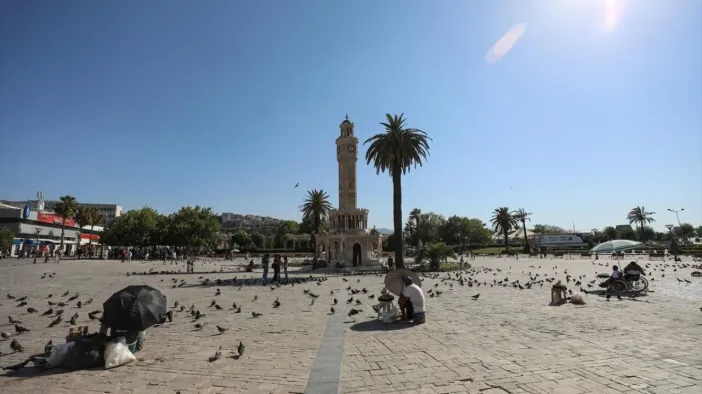 İzmir'de Aşırı Sıcak Uyarısı: Hissedilen Sıcaklık 51 Dereceye Ulaşacak!