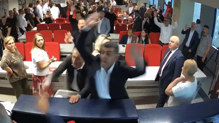Menderes’teki Olaylı Başkanvekilliği Seçimi Yargıya Taşınıyor: CHP İptal Davası Açıyor
