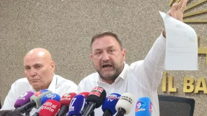 Gümrükçü'den YENİ Partili Güç'e: CHP'nin cep telefonunu cebine koyup gitti!