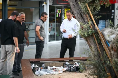 Başkan Ömer Eşki Güne Küçükpark’ta Başladı: Bornova’da Sabah Temizliği Seferberliği