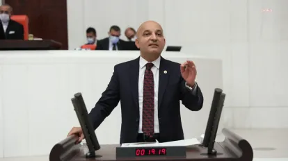 CHP’li Polat'tan Dikili Tepkisi: "Yeni Parti Kurdun, Tabelamızı Niye Çalıyorsun?"