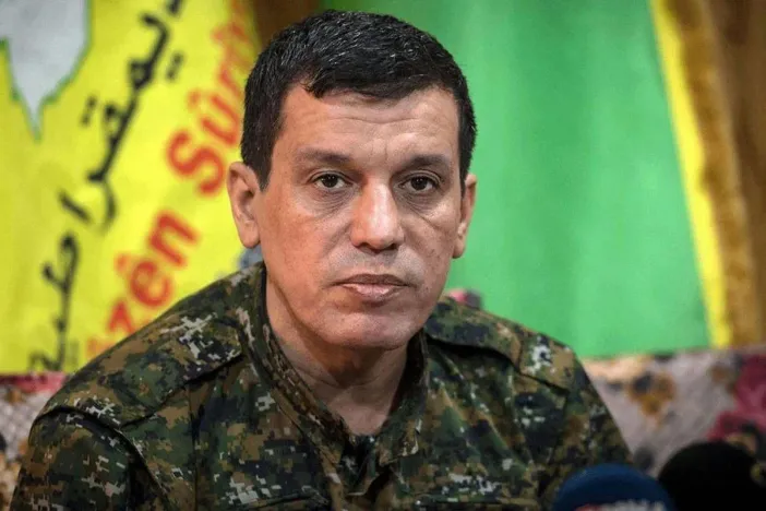 Suriye'de YPG Kendini Feshetti: Özerk Yapı Lağvedildi, Şam Yönetimine Entegrasyon İlan Edildi