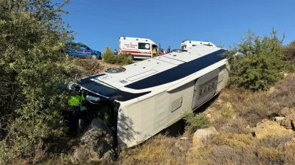 Menderes’te Otobüs ile Otomobil Çarpıştı: 2 Ölü, 1 Yaralı
