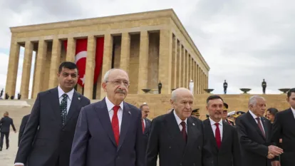 CHP Lideri Kılıçdaroğlu, Anıtkabir'deki 30 Ağustos Törenine Katıldı