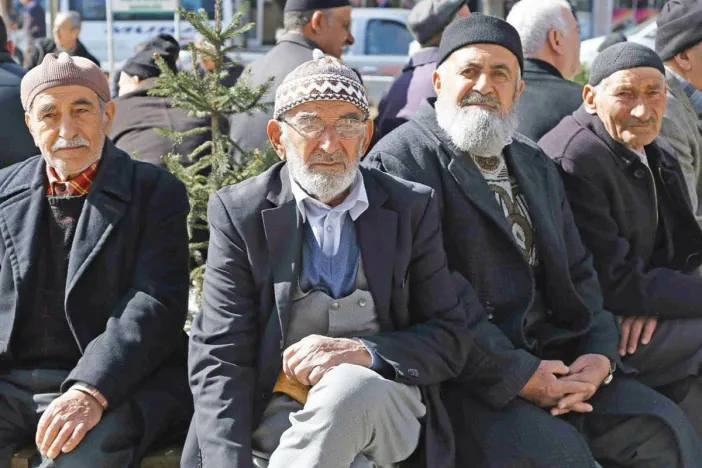 Ankara Kulislerinde Emekliye "Dev Zam" Hazırlığı