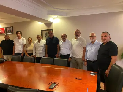 CHP'li Çetin Çapan’dan İzmir'de Dernek Ziyareti!