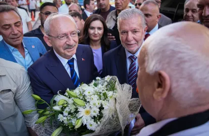 Kılıçdaroğlu'nu Karşılayan 78 Yaşındaki Lokanta Esnafı Yardımcı: "Onun Dürüstlüğüne İnanıyorum, Eminim"