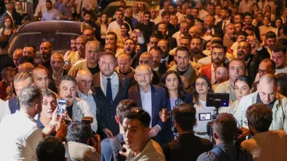 Kılıçdaroğlu Bostanlı Sokaklarında Vatandaşlarla Yürüdü