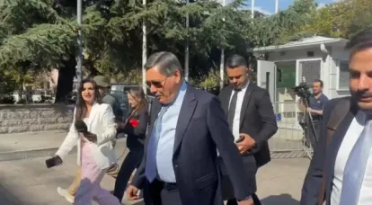 Melih Gökçek "Şüpheli" Sıfatıyla Adliyede: Kayıt Dışı Para Aktarımı Soruşturmasında İfade Veriyor