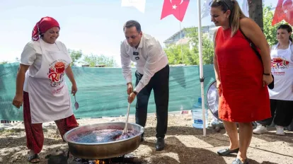 Başkan Ömer Eşki Kazanının Başında: “Reçel Giren Eve Kapitalizm Giremez”