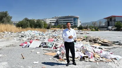 Bornova’da Kaçak Moloz Sorunu Bitmiyor! Başkan Eşki’den "El Ele Verelim" Çağrısı