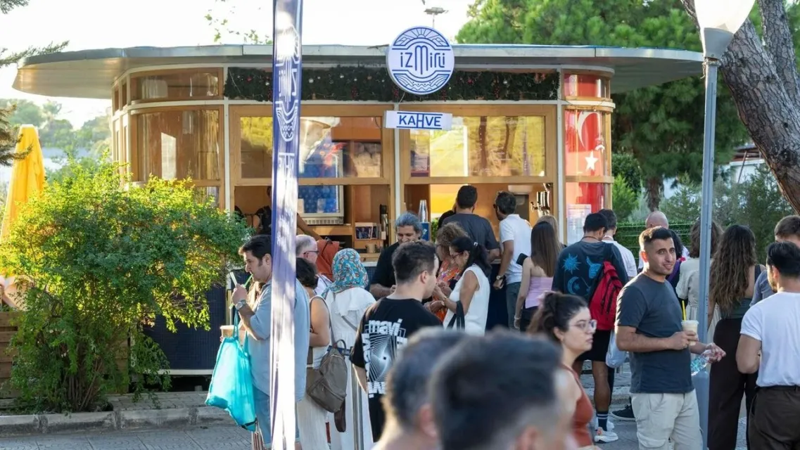 95. İzmir Enternasyonal Fuarı Sürüyor: İzmirli Kahve ve İZMAR’a Yoğun İlgi!