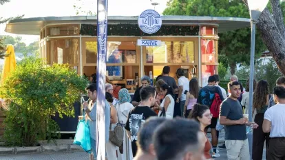 95. İzmir Enternasyonal Fuarı Sürüyor: İzmirli Kahve ve İZMAR’a Yoğun İlgi!