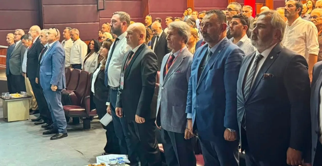 CHP İzmir İl Başkanı Utku Gümrükçü Kutlu Parti Kongresine Katıldı