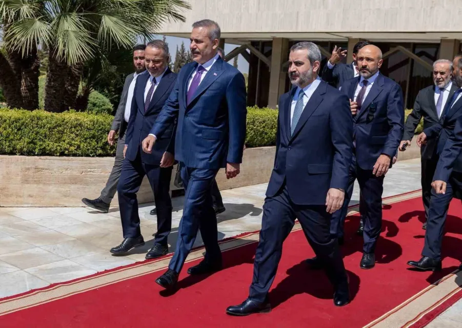 Dışişleri Bakanı Fidan İki Günlük Ziyaret İçin Şam'da