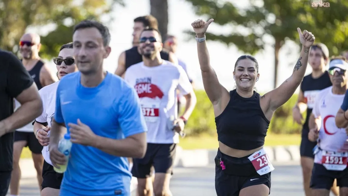 İzmir'de 9 Eylül Yarı Maratonu’nda Katılımcı Rekoru Kırıldı!