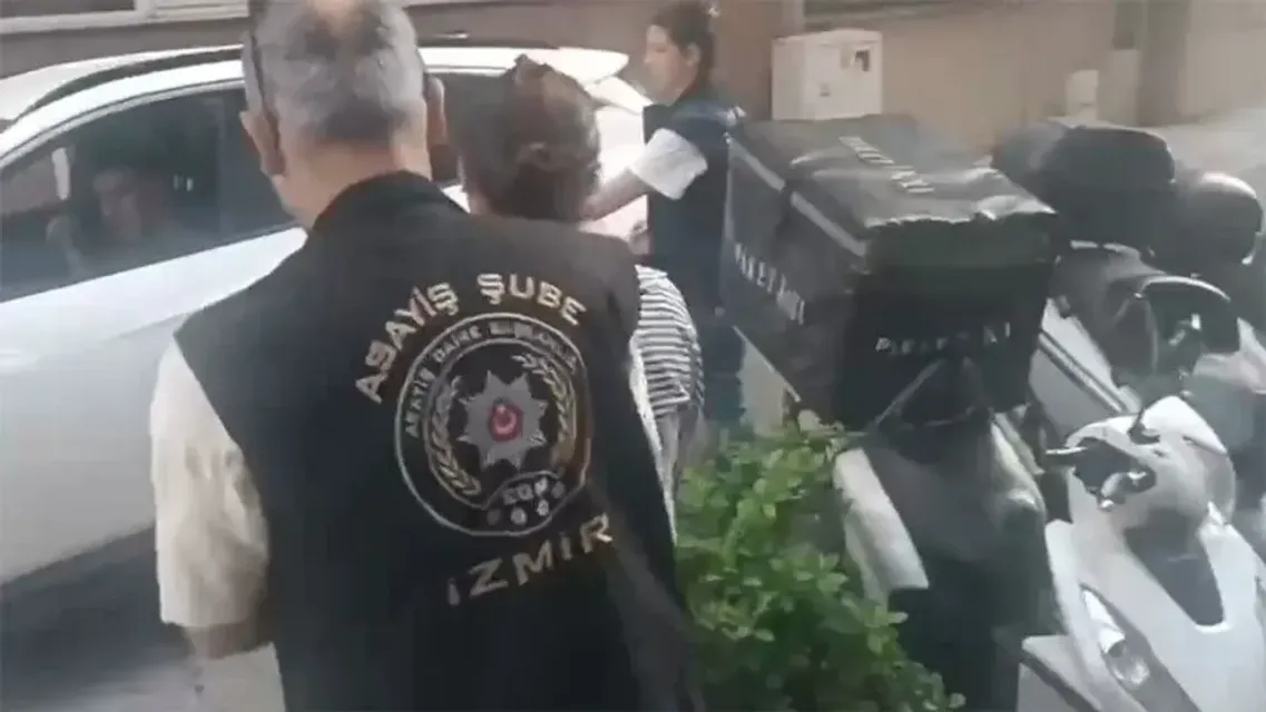 İzmir'de Suç Örgütlerine "Sokaklar Güvende" Operasyonu: 45 Gözaltı!