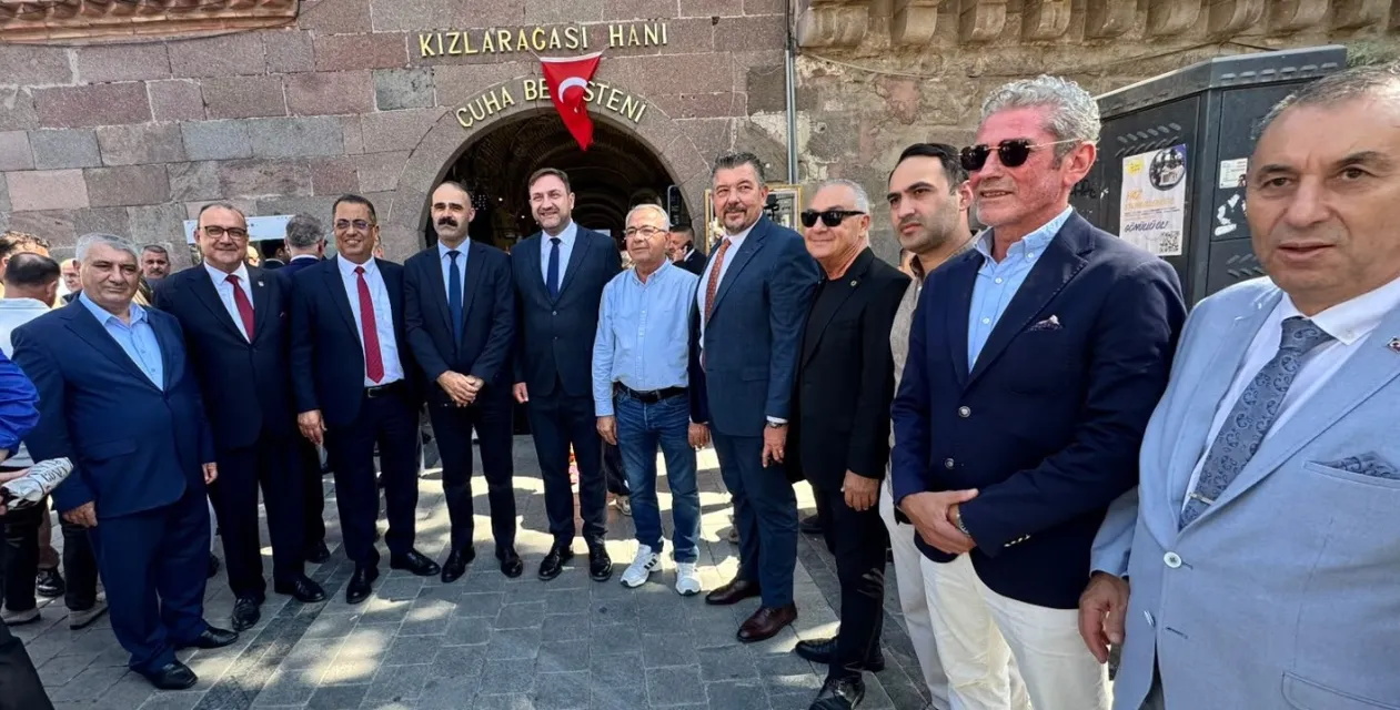 CHP İzmir İl Başkanı Utku Gümrükçü’den Ahilik Haftası Mesajı: "Esnafımızla Dayanışmaya Devam Edeceğiz"