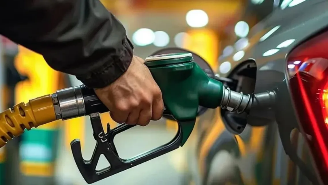 Sürücüler Güne Dev Zamla Uyandı: Motorin 100 TL Sınırına Dayandı