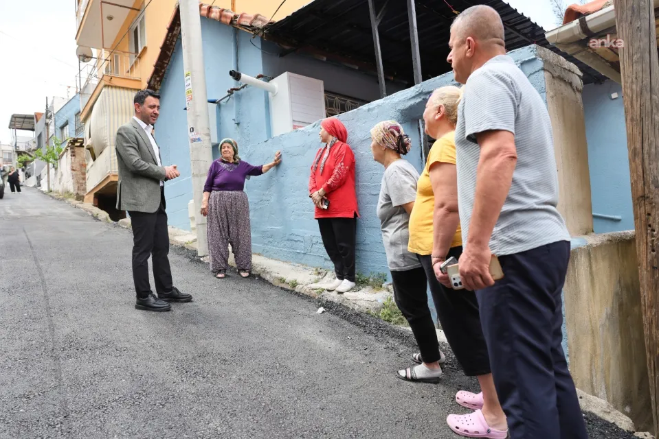 Bayraklı’da Asfalt Seferberliği: 25 Nokta Yenilendi, 5 Yeni Sokak İçin Düğmeye Basıldı