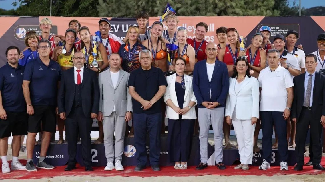 Foça’da Plaj Voleybolu Heyecanı: Avrupa Şampiyonları Hollanda ve Avusturya