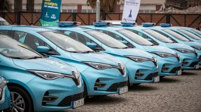 İzmir Büyükşehir'in Elektrikli Araç Filosu 7,5 Milyon Kilometreyi Devirdi: Yakıt Maliyetinde Yüzde 81 Tasarruf