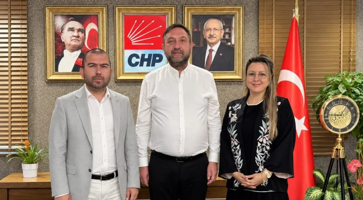 CHP İzmir’de Akademik Bilim Kurulu Zirvesi: Zekiye Seda Sönmez Görevine Başladı