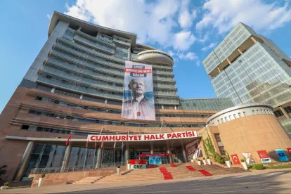CHP Genel Merkezi’nde “Siyaset Zenginleşme Aracı Değildir” Mesajı